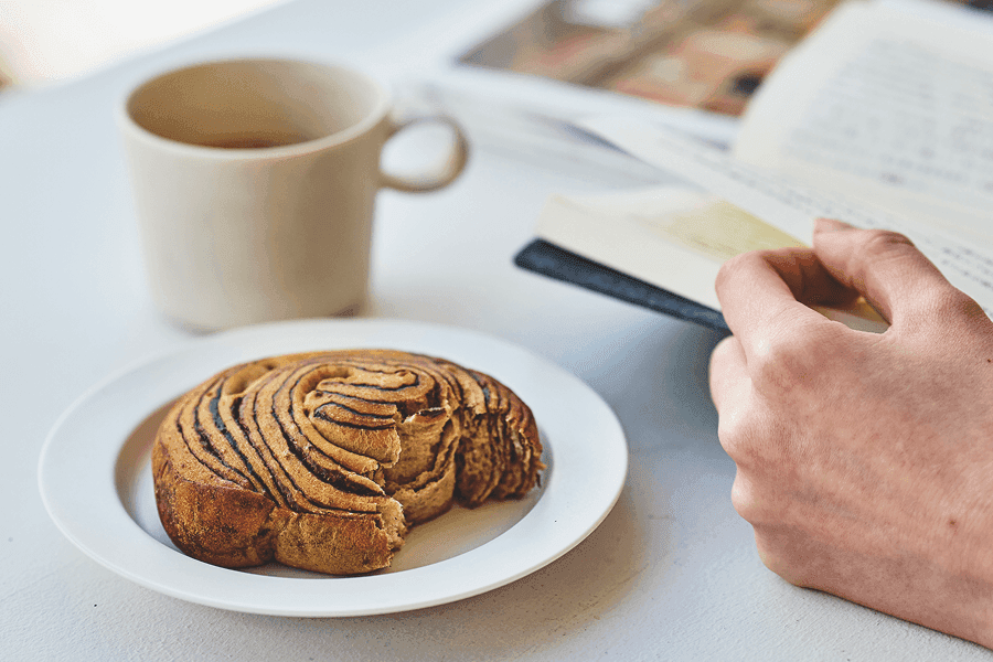 BASE BREAD を手軽に楽しむ様子