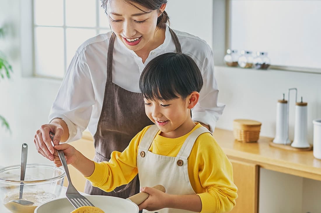 BASE Pancake Mix で調理する親子